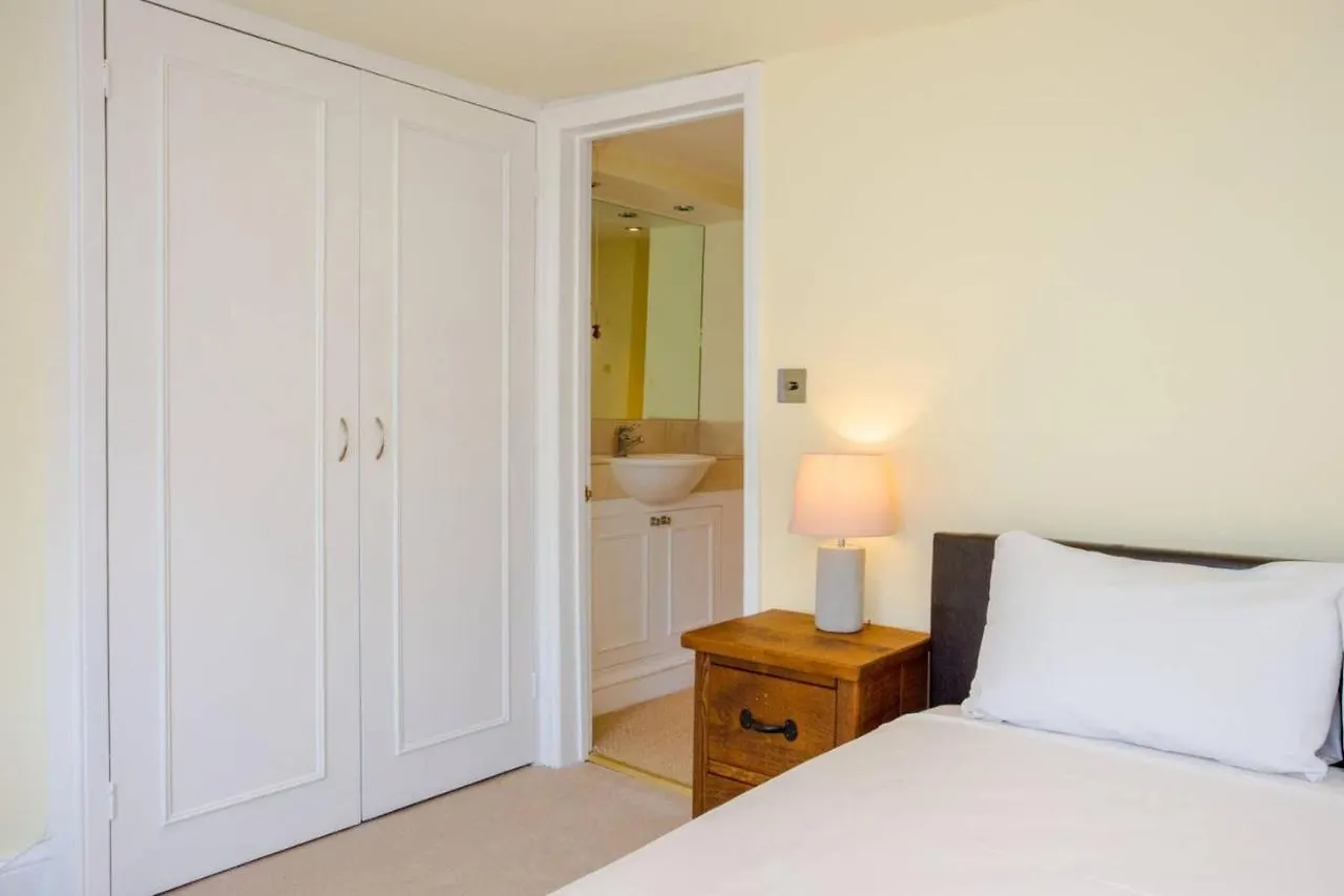 Large Luxury Townhouse In The Centre Of Greenwich United Kingdom